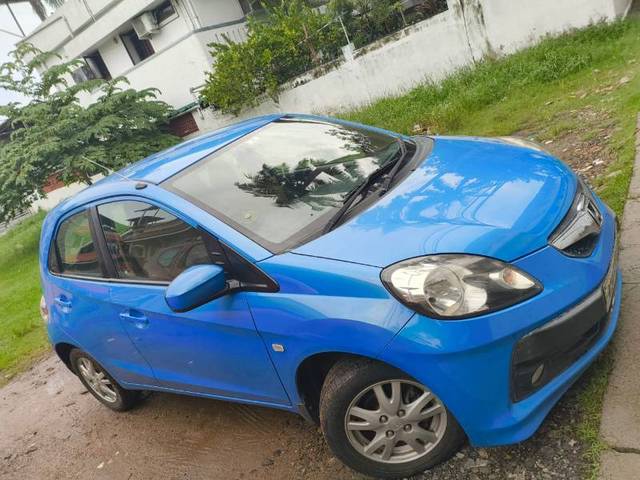 https://images10.gaadi.com/usedgaadi-sellcar/UsedCar/f5727a20a/b34eab2c-3634-4faf-a862-0e1704f8608c.jpg?imwidth=6400