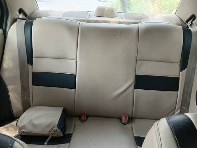 https://images10.gaadi.com/usedgaadi-sellcar/UsedCar/f572c02fa/92e688d9-fd5a-44a4-93f6-cdee4ad973a8.jpg?imwidth=6402