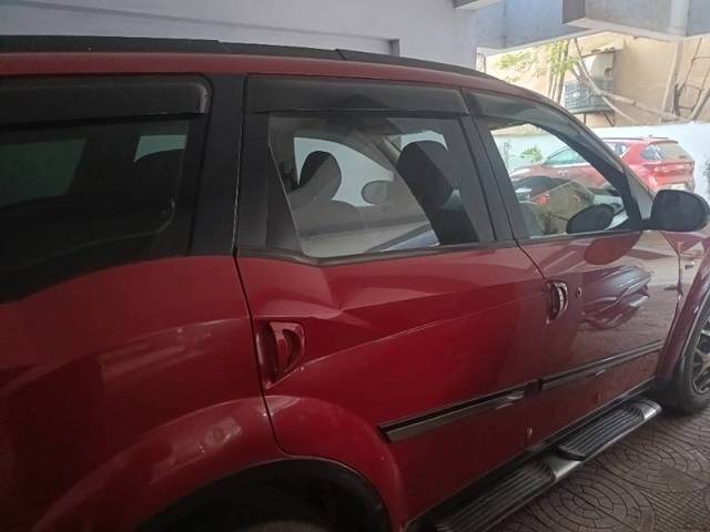 https://images10.gaadi.com/usedgaadi-sellcar/UsedCar/f57342c9a/9497756f-3b46-4141-818a-7b8a04de3da3.jpg?imwidth=6401