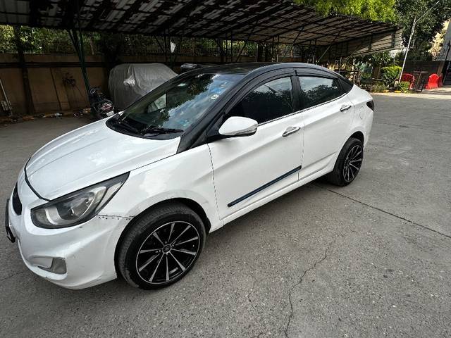 https://images10.gaadi.com/usedgaadi-sellcar/UsedCar/f5734ccca/58f8dc05-6c14-4024-b7c8-d28b781e2a4b.jpeg?imwidth=6400