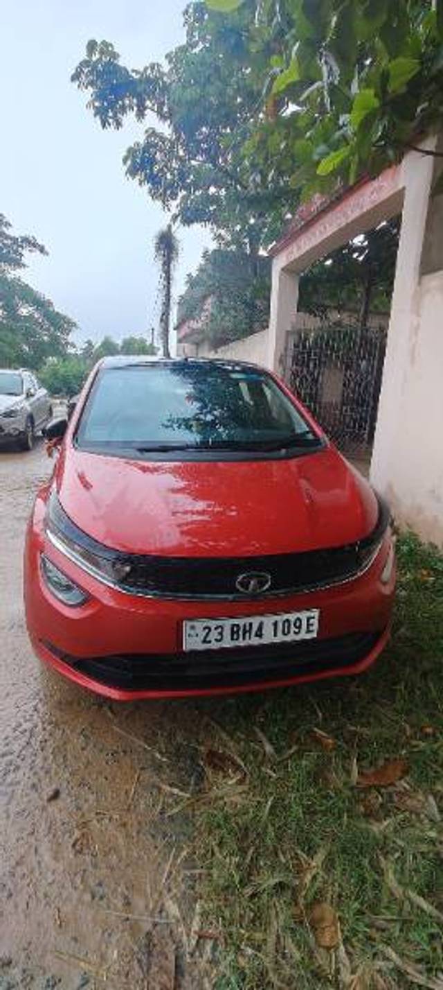 https://images10.gaadi.com/usedgaadi-sellcar/UsedCar/f5736475a/491991f7-6a8c-4eec-b6d0-c20c5e47cc79.jpg?imwidth=6400