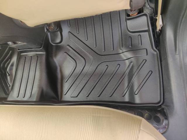 https://images10.gaadi.com/usedgaadi-sellcar/UsedCar/f5738f72a/1c17f639-29bf-43c2-be49-da5fb6384e30.jpg?imwidth=6402
