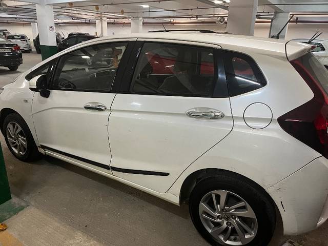 https://images10.gaadi.com/usedgaadi-sellcar/UsedCar/f5740288a/e4fe7a85-649f-4e27-9a87-be1333fa2d49.jpeg?imwidth=6402