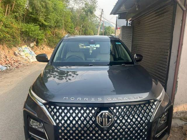 https://images10.gaadi.com/usedgaadi-sellcar/UsedCar/f57412f9a/32c4588a-5fdb-4114-a503-67382f13e43c.jpg?imwidth=6400