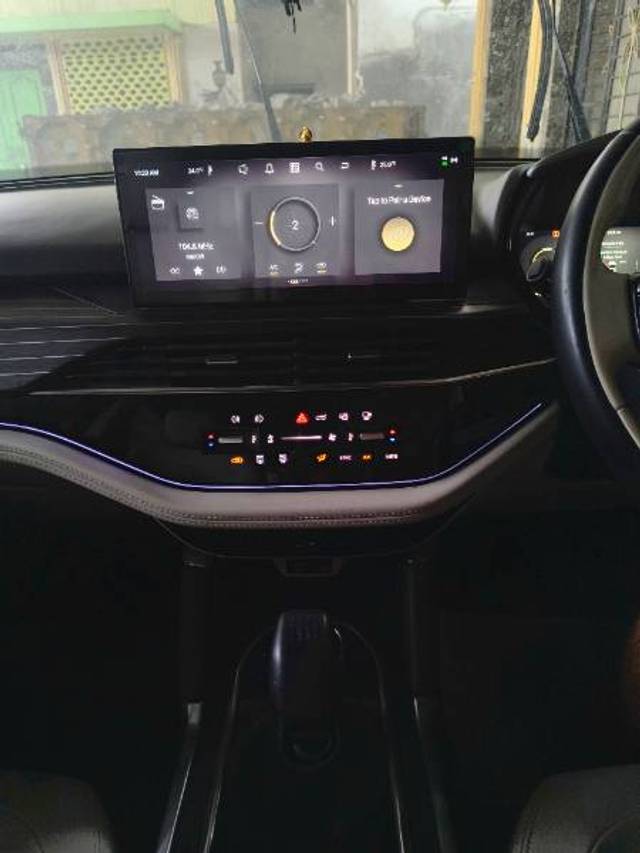 https://images10.gaadi.com/usedgaadi-sellcar/UsedCar/f5752161a/1be61135-bc2c-4cd2-b157-03de43b76bae.jpg?imwidth=6402