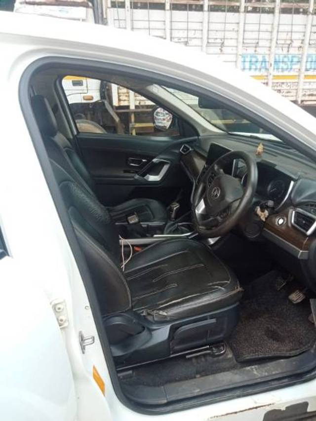 https://images10.gaadi.com/usedgaadi-sellcar/UsedCar/f5753590a/9c8570aa-b1e8-4930-94eb-f6fd85857292.jpg?imwidth=6402