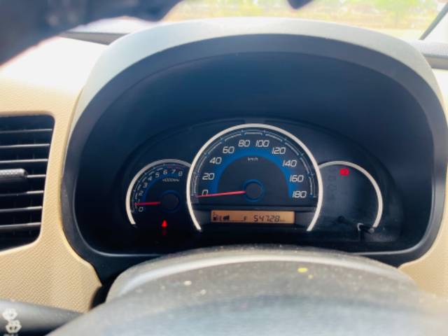 https://images10.gaadi.com/usedgaadi-sellcar/UsedCar/f575dfbba/cedf3b8c-fd58-432a-b5b4-f0e51851ac10.jpeg?imwidth=6401