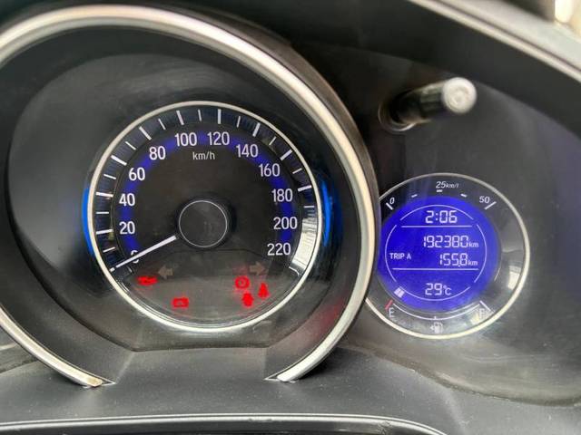 https://images10.gaadi.com/usedgaadi-sellcar/UsedCar/f576033fa/0b16bfcd-b07a-430e-b5af-bd5db02603b4.jpg?imwidth=6402