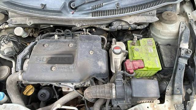 https://images10.gaadi.com/usedgaadi-sellcar/UsedCar/f57612eba/b35ae0ff-3a1f-4741-8c51-48a2e98ddedb.jpg?imwidth=6401