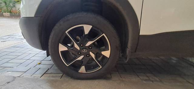 https://images10.gaadi.com/usedgaadi-sellcar/UsedCar/f5770df6a/c3d25936-7d4e-4f8d-962c-d0f15394982d.jpg?imwidth=6402