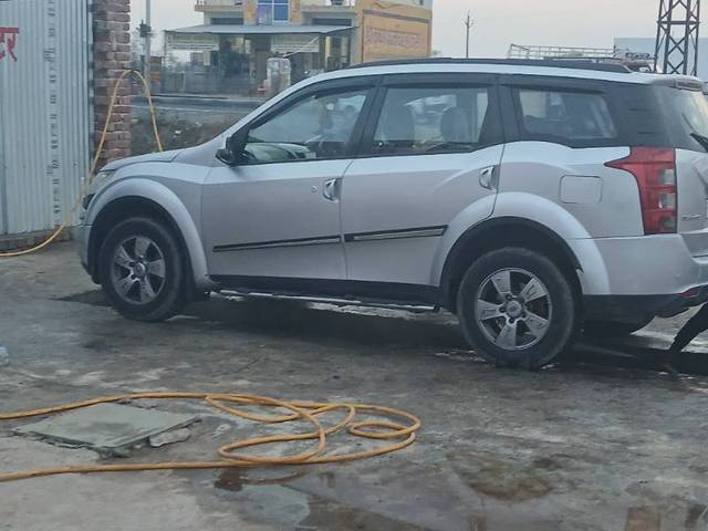 https://images10.gaadi.com/usedgaadi-sellcar/UsedCar/f5772fcfa/ac4456e1-d6b1-41e7-b5da-0b3c59b1f9f1.jpg?imwidth=6400