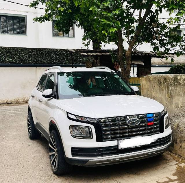 https://images10.gaadi.com/usedgaadi-sellcar/UsedCar/f577b63fa/eb703882-b4f1-4854-b47c-be634606fd41.jpeg?imwidth=6400