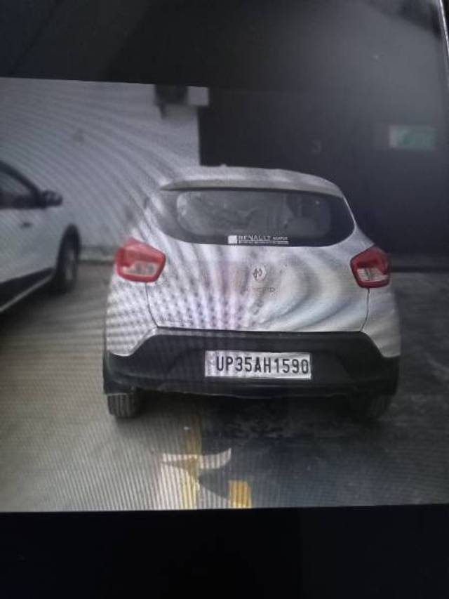 https://images10.gaadi.com/usedgaadi-sellcar/UsedCar/f577e4f1a/5e1e5ea4-faa4-4e73-be69-3f3d3c1c3e1e.jpg?imwidth=6400
