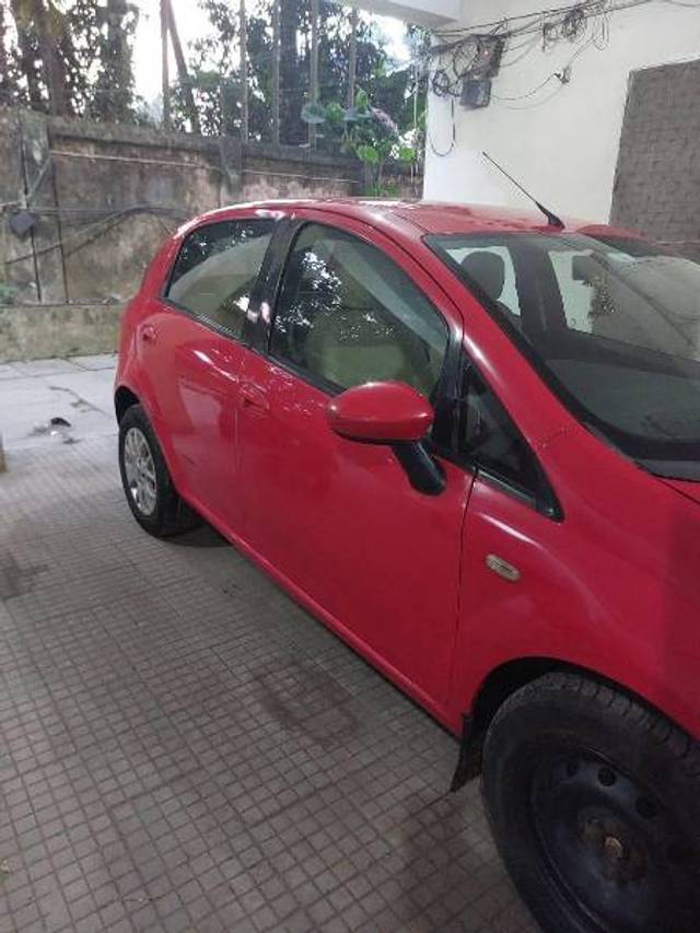 https://images10.gaadi.com/usedgaadi-sellcar/UsedCar/f57842a6a/755eca8b-c159-4629-b67d-2ef09e22ce4b.jpg?imwidth=6402