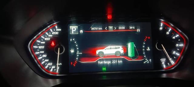 https://images10.gaadi.com/usedgaadi-sellcar/UsedCar/f578501ba/91c6ccb3-1946-4ad8-96f6-1f05a31104dc.jpeg?imwidth=6402