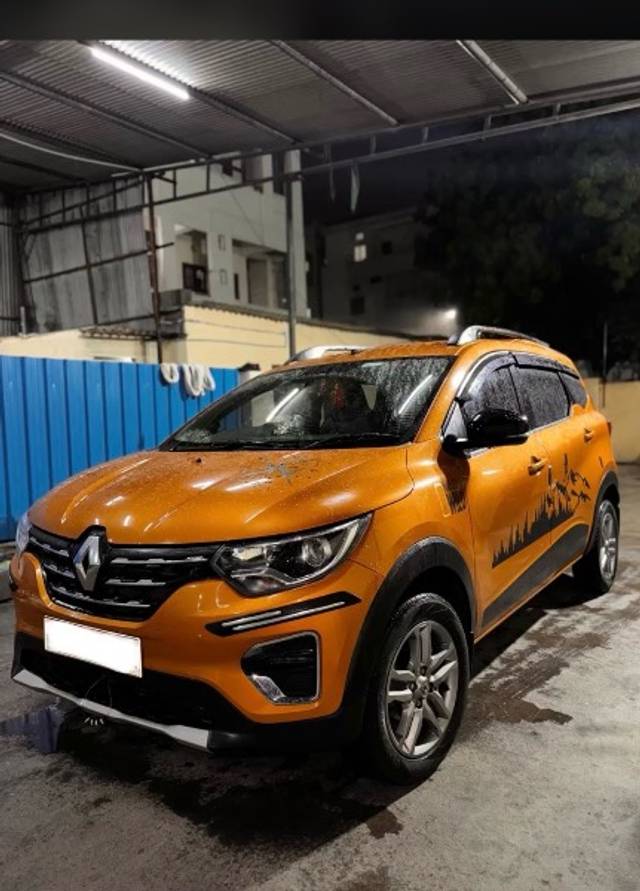 https://images10.gaadi.com/usedgaadi-sellcar/UsedCar/f578bf57a/fca108f3-c77b-4a61-8121-efa0ead565db.jpeg?imwidth=6400