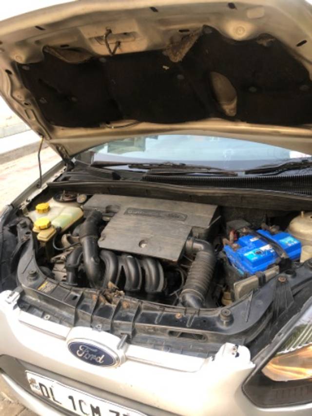 https://images10.gaadi.com/usedgaadi-sellcar/UsedCar/f578d87ba/3fa0edef-36e4-4cd3-a512-3587796a7502.jpeg?imwidth=6401
