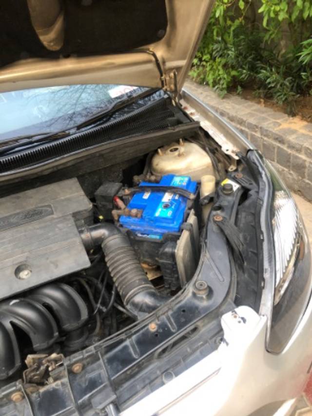 https://images10.gaadi.com/usedgaadi-sellcar/UsedCar/f578d87ba/4d1c917c-0991-4942-a00d-58af7993c568.jpeg?imwidth=6402