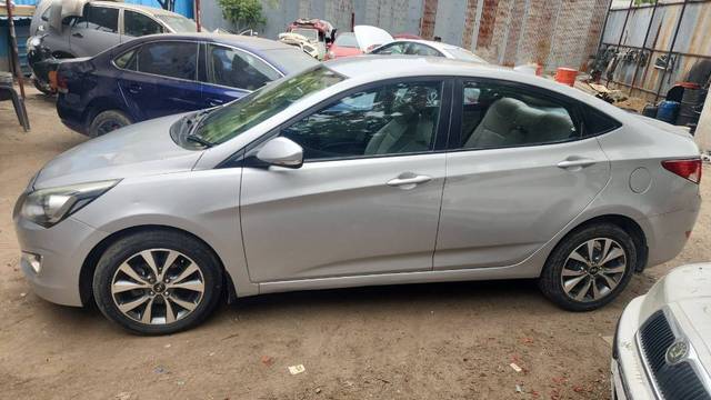 https://images10.gaadi.com/usedgaadi-sellcar/UsedCar/f578f601a/d954e1c4-3b19-4c52-8571-a7f8a2065b29.jpg?imwidth=6400