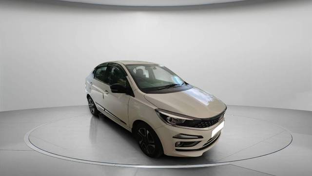 https://images10.gaadi.com/usedgaadi-sellcar/UsedCar/f57907cfa/73ac5832-0010-4dfb-abd8-7400900a1ca0.jpg?imwidth=6400