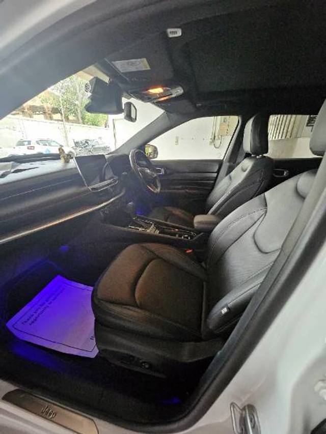 https://images10.gaadi.com/usedgaadi-sellcar/UsedCar/f5792d3ba/33dbb83a-bf39-46f8-a031-94421e67fefd.jpg?imwidth=6402