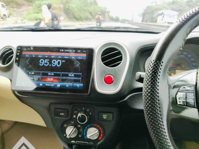 https://images10.gaadi.com/usedgaadi-sellcar/UsedCar/f579594ea/58fca8f1-60f1-4886-b51d-91d5bafa8009.jpg?imwidth=6401