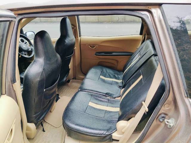 https://images10.gaadi.com/usedgaadi-sellcar/UsedCar/f579594ea/c61a9823-9a0d-485e-8061-60dd0117811c.jpg?imwidth=6402