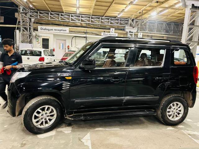 https://images10.gaadi.com/usedgaadi-sellcar/UsedCar/f5797d45a/0a9a6d74-4b63-4148-ae75-062219c650c4.jpg?imwidth=6401