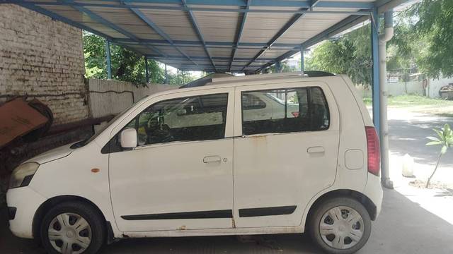 https://images10.gaadi.com/usedgaadi-sellcar/UsedCar/f579a101a/3d8b84e2-719f-4483-9213-519e138c2ad9.jpg?imwidth=6402