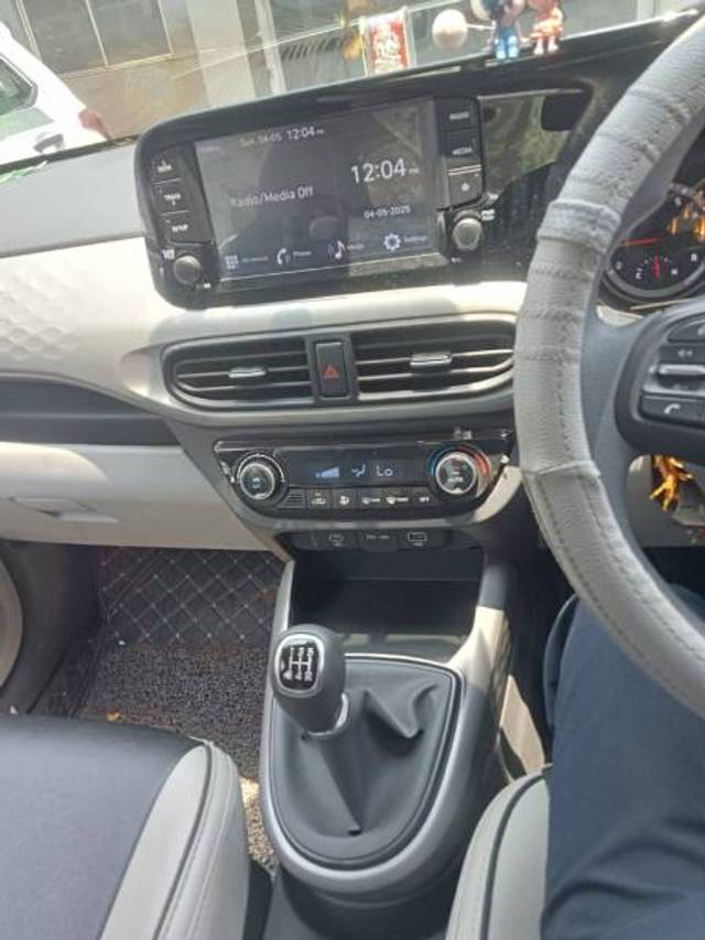 https://images10.gaadi.com/usedgaadi-sellcar/UsedCar/f579a492a/d7fec9da-f618-4710-a864-dc8bdd2ac480.jpg?imwidth=6402