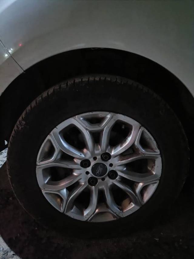 https://images10.gaadi.com/usedgaadi-sellcar/UsedCar/f579d5b7a/f0dd915d-8762-4e0d-a2c1-5142f70bde48.jpeg?imwidth=6402