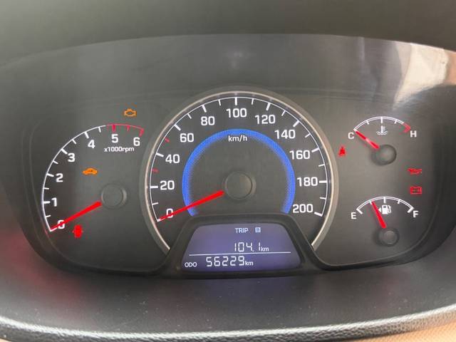 https://images10.gaadi.com/usedgaadi-sellcar/UsedCar/f579f1d1a/8addebbe-d18d-4ed1-87b5-4fbc4d9c262d.jpeg?imwidth=6401