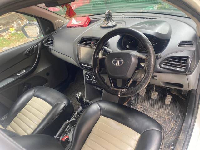 https://images10.gaadi.com/usedgaadi-sellcar/UsedCar/f579ff59a/2c782d94-8f35-484d-bf03-336f7c814dd2.jpeg?imwidth=6401