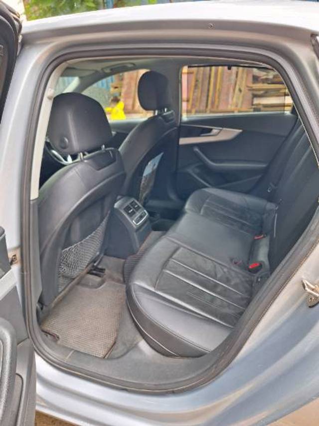 https://images10.gaadi.com/usedgaadi-sellcar/UsedCar/f57a06afa/8737c0bb-964e-4318-81c0-5d96f2f26148.jpg?imwidth=6402