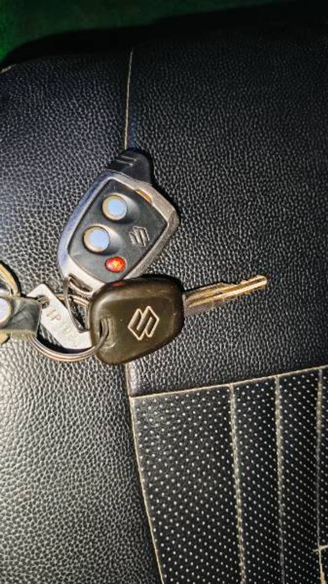 https://images10.gaadi.com/usedgaadi-sellcar/UsedCar/f57a92c1a/ce9eba63-5bc8-4591-ae53-bb8348f20225.jpg?imwidth=6402