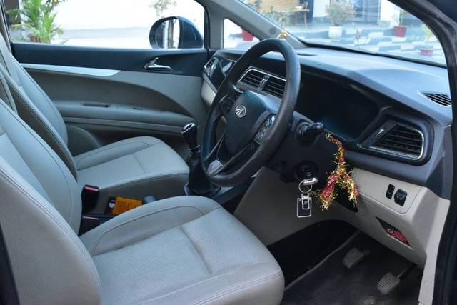 https://images10.gaadi.com/usedgaadi-sellcar/UsedCar/f57aebb4a/c3d05b04-2310-4fde-bd88-e0ad72918ded.jpg?imwidth=6401