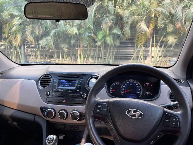 https://images10.gaadi.com/usedgaadi-sellcar/UsedCar/f57aff49a/55236c79-04ab-4915-b365-7dfa21c41439.jpeg?imwidth=6401