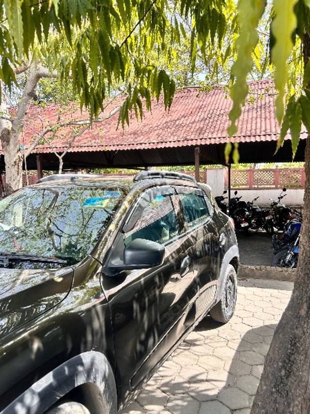 https://images10.gaadi.com/usedgaadi-sellcar/UsedCar/f57b0b26a/e5e8e3e7-e14f-42ac-a7f8-a922ec707a40.jpeg?imwidth=6402