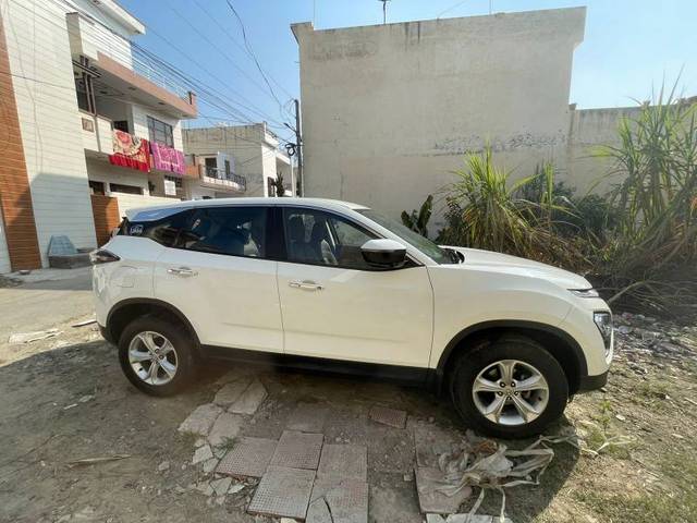 https://images10.gaadi.com/usedgaadi-sellcar/UsedCar/f57b6c68a/1430a43d-c4bf-4a2c-a470-d9a3d278cd22.png?imwidth=6401