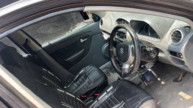 https://images10.gaadi.com/usedgaadi-sellcar/UsedCar/f57c4f95a/1816dfef-18d4-4aa3-9c12-e358878dd7dd.jpg?imwidth=6402
