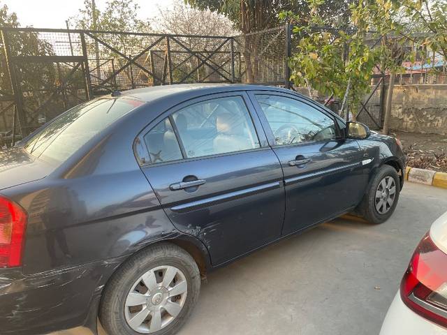 https://images10.gaadi.com/usedgaadi-sellcar/UsedCar/f57ca356a/e8f16ca3-7e40-4ae1-9b40-9a81e8f7feba.jpeg?imwidth=6401