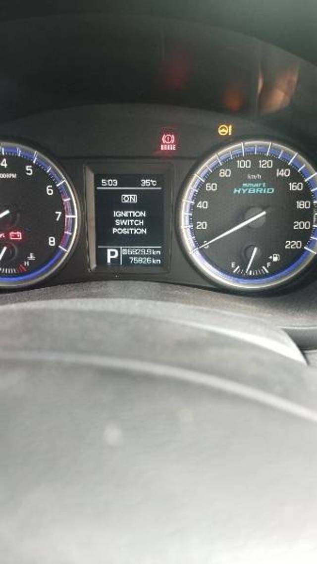 https://images10.gaadi.com/usedgaadi-sellcar/UsedCar/f57cc085a/7ca255c2-4fcf-4f4b-98de-83d3a3713982.jpg?imwidth=6402