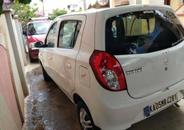 https://images10.gaadi.com/usedgaadi-sellcar/UsedCar/f57ccf41a/b6ca775a-7f88-428d-8416-0d4492eb8fb0.jpeg?imwidth=6401