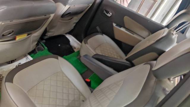 https://images10.gaadi.com/usedgaadi-sellcar/UsedCar/f57d1f2ca/0563f45c-6401-42f9-bd4a-8f3b19f94508.jpg?imwidth=6401