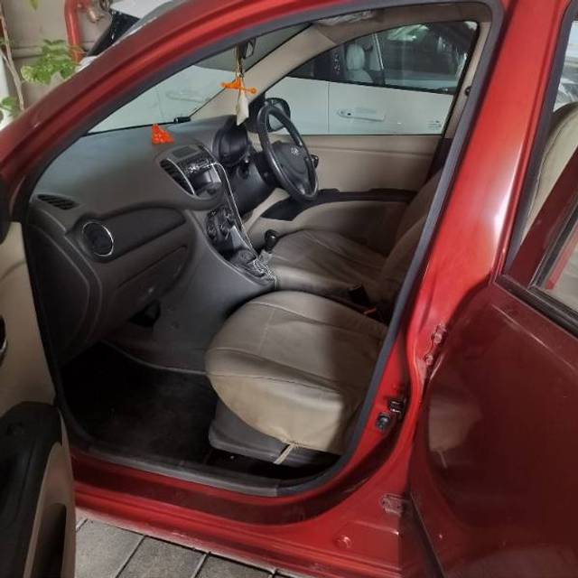 https://images10.gaadi.com/usedgaadi-sellcar/UsedCar/f57d341da/e63c8ca1-03ed-4811-ad4f-a21b26c20873.jpg?imwidth=6402