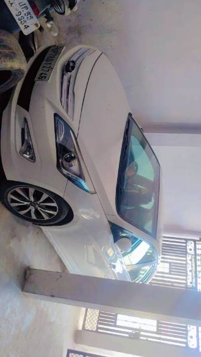 https://images10.gaadi.com/usedgaadi-sellcar/UsedCar/f57d6ba0a/8b9f6634-55f2-45fc-947c-5fd4f1ede19b.jpg?imwidth=6401