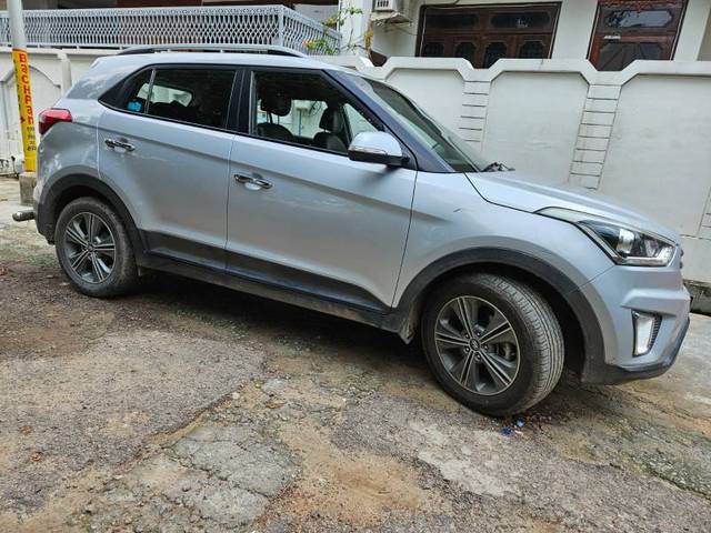 https://images10.gaadi.com/usedgaadi-sellcar/UsedCar/f57d8796a/1534499a-1702-4b6e-bd82-9bb7fe99444b.jpg?imwidth=6400