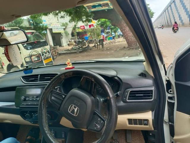 https://images10.gaadi.com/usedgaadi-sellcar/UsedCar/f57d9ce3a/f92f29b3-12e7-4843-a95e-bc3659a6a225.jpg?imwidth=6402