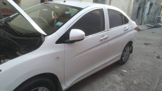 https://images10.gaadi.com/usedgaadi-sellcar/UsedCar/f57dd0f0a/3dd3600a-a511-4455-b72e-e9ba09c7c1de.jpg?imwidth=6402