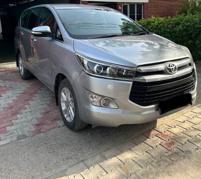 https://images10.gaadi.com/usedgaadi-sellcar/UsedCar/f57f1f3ba/12730e78-7e18-4fe6-afa0-c11af19e9ee8.jpeg?imwidth=6401